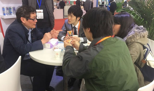 Il presidente e direttore generale dell'azienda Yuhou Zong è stato invitato a partecipare alla World Can Making Conference